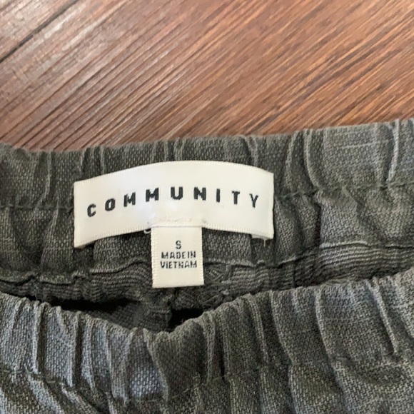 Aritzia army green shorts - Picture 2 of 2